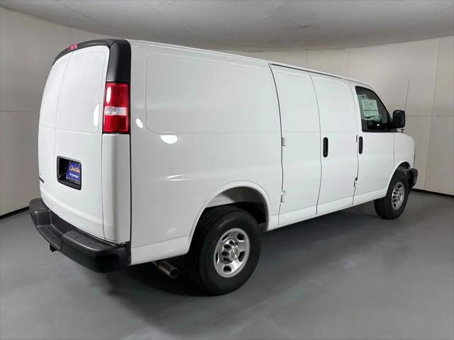 2026 Chevrolet Express Cargo Van 2500 Regular Wheelbase, WT, RWD
