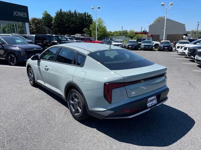 2026 Kia K4 LXS