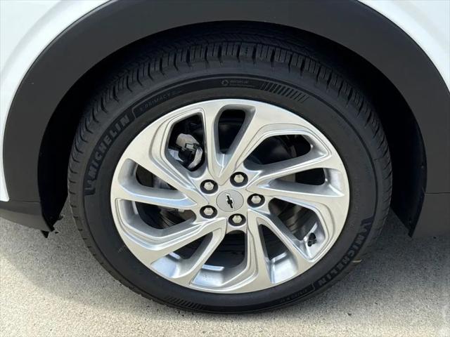 2027 Chevrolet Bolt LT FWD