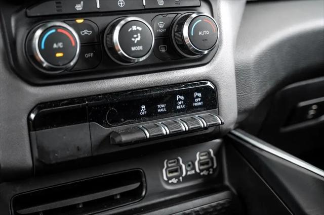 2023 Ram 1500 Big Horn Crew Cab 4x4 5'7" Box