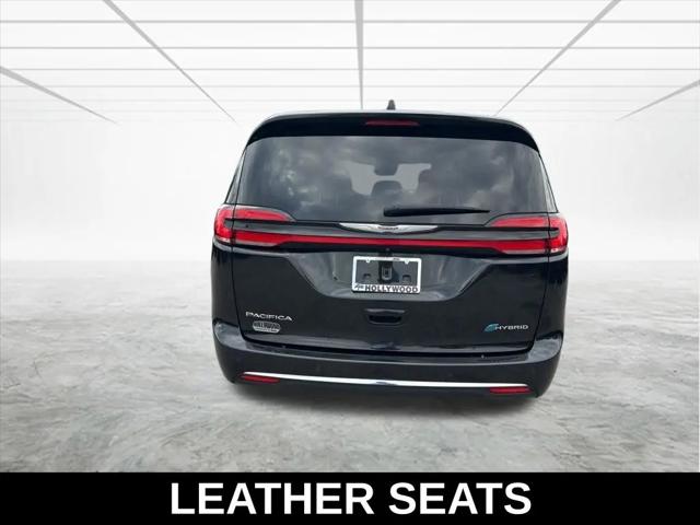 2022 Chrysler Pacifica Hybrid Touring L