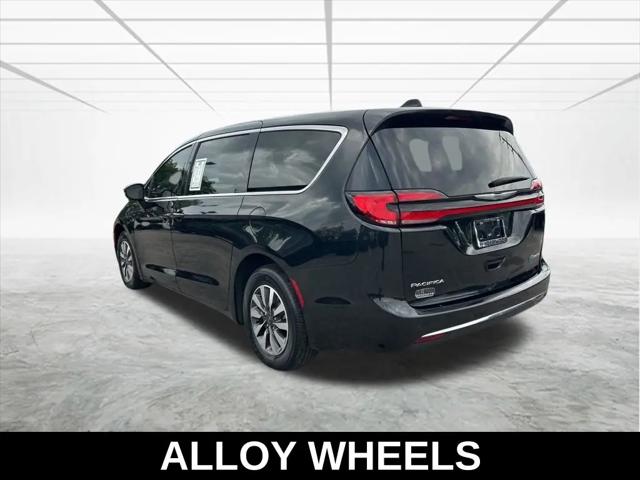 2022 Chrysler Pacifica Hybrid Touring L