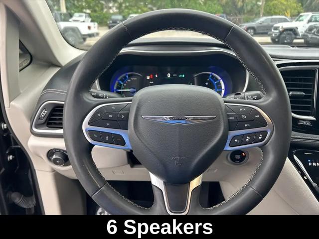 2022 Chrysler Pacifica Hybrid Touring L