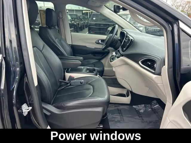 2022 Chrysler Pacifica Hybrid Touring L