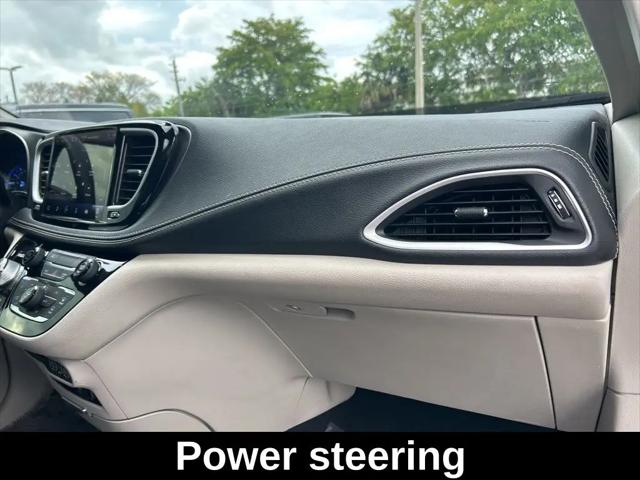 2022 Chrysler Pacifica Hybrid Touring L