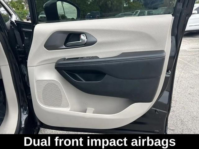 2022 Chrysler Pacifica Hybrid Touring L