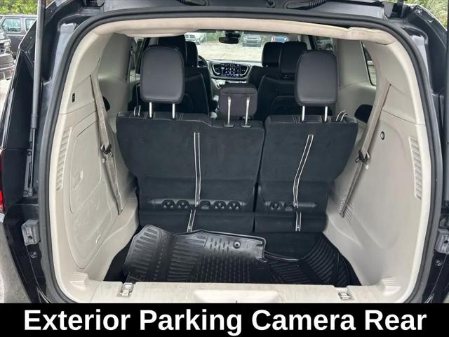 2022 Chrysler Pacifica Hybrid Touring L