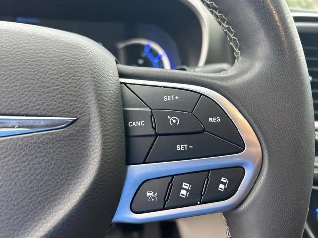 2022 Chrysler Pacifica Hybrid Touring L