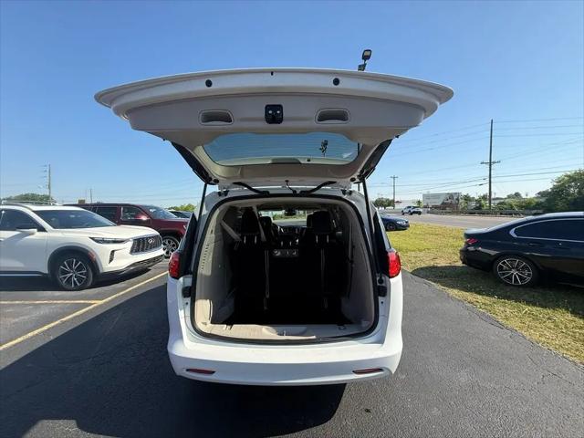 2021 Chrysler Voyager LXI