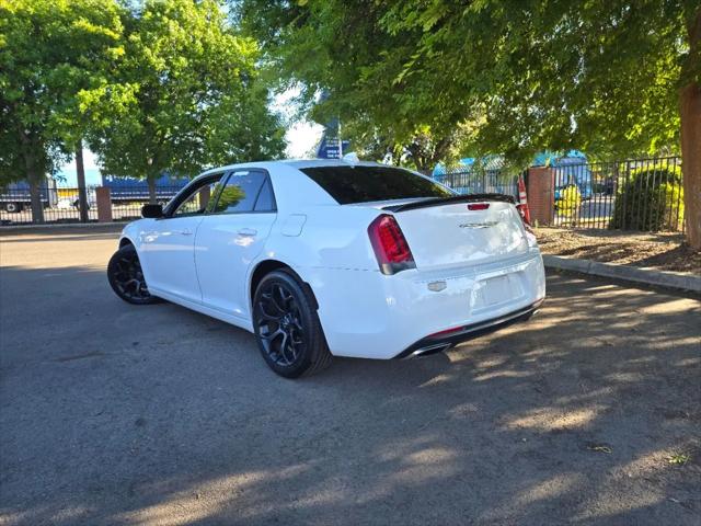 2019 Chrysler 300 Touring
