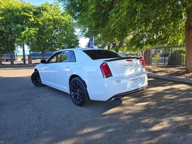 2019 Chrysler 300 Touring