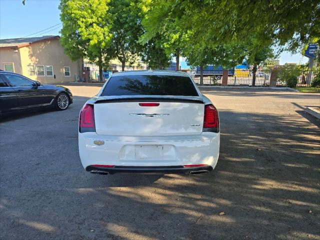2019 Chrysler 300 Touring