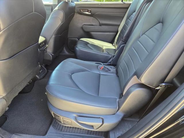 2022 Toyota Highlander Hybrid XLE