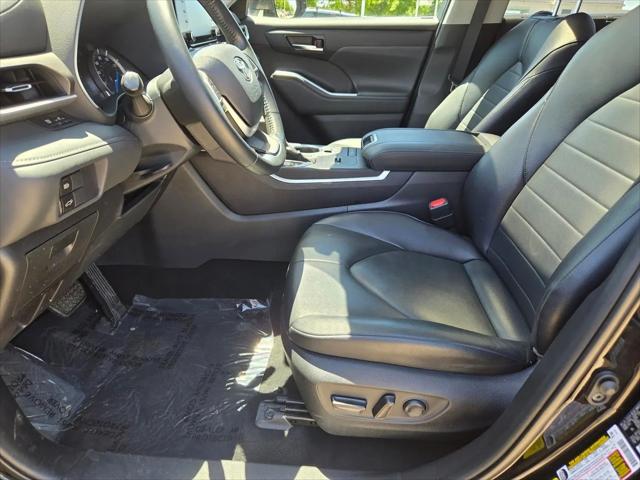 2022 Toyota Highlander Hybrid XLE