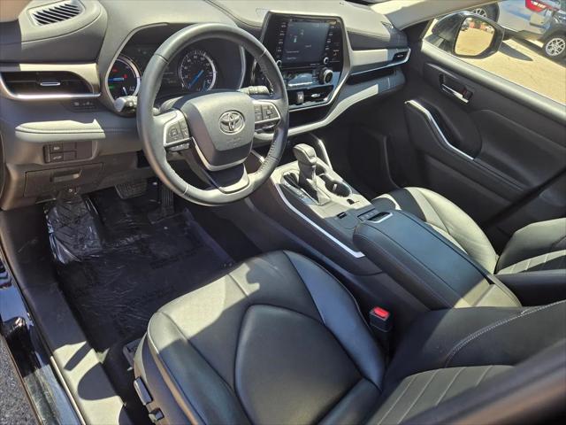 2022 Toyota Highlander Hybrid XLE