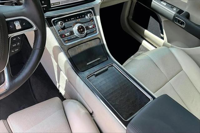 2017 Lincoln Continental Select