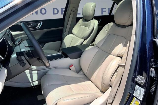 2017 Lincoln Continental Select