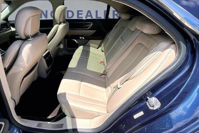 2017 Lincoln Continental Select