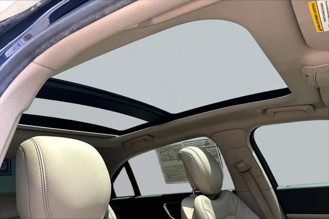 2017 Lincoln Continental Select