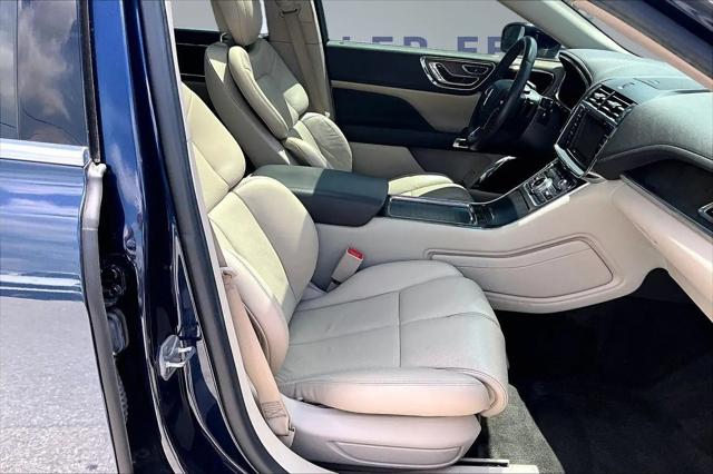 2017 Lincoln Continental Select