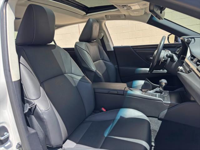 2021 Lexus ES 300h ES 300h