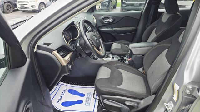 2016 Jeep Cherokee Sport