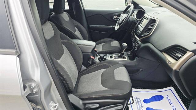 2016 Jeep Cherokee Sport