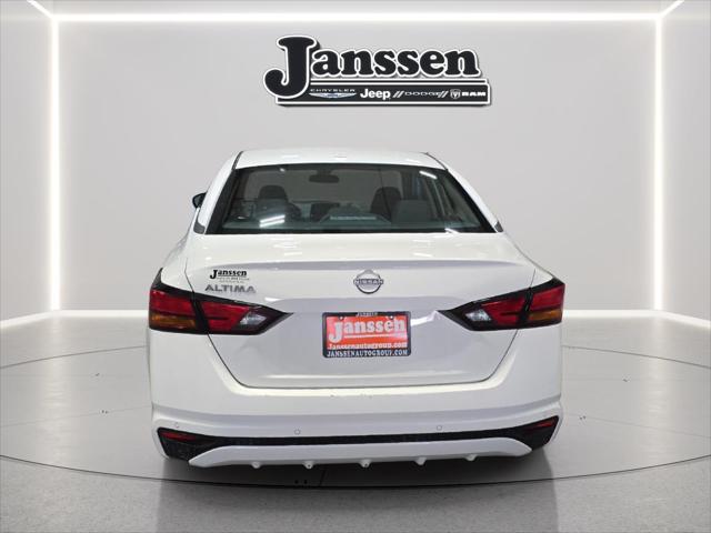 2025 Nissan Altima SV FWD