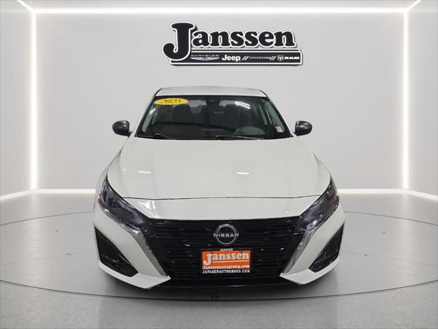 2025 Nissan Altima SV FWD