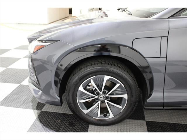 2024 Lexus 300 Premium