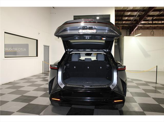 2024 Lexus 300 Premium