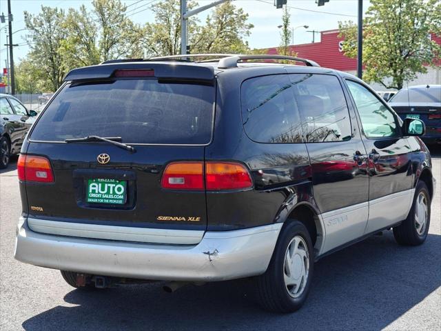 2000 Toyota Sienna XLE