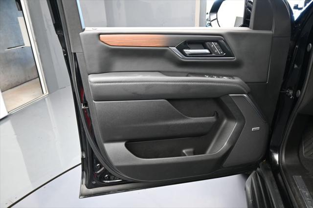 2025 GMC Yukon 4WD Denali