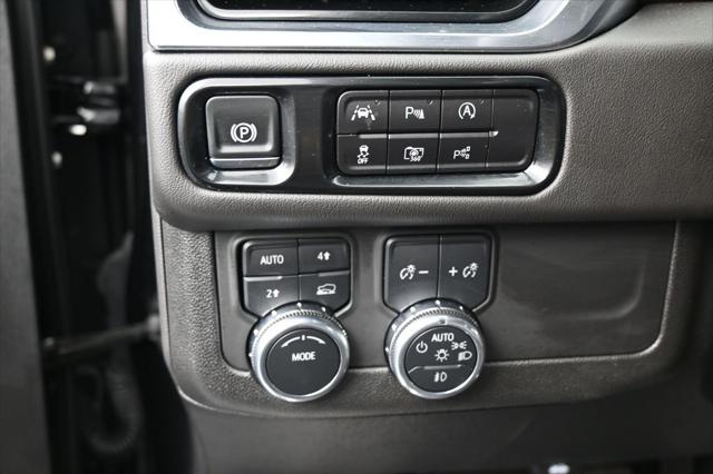 2025 GMC Yukon 4WD Denali
