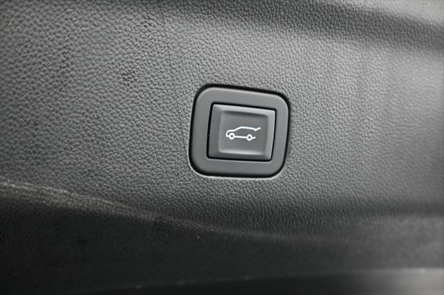 2025 GMC Yukon 4WD Denali