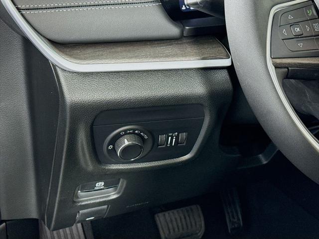 2026 Jeep Grand Cherokee L Altitude 4x4
