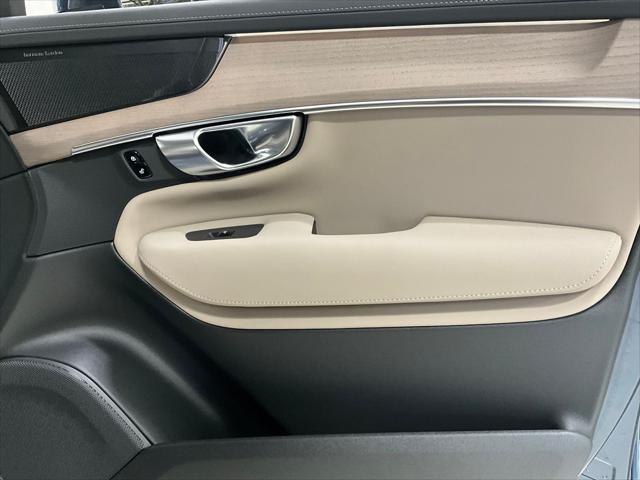2026 Volvo XC90 Plug-In Hybrid Plus, T8 AWD, Electric/Gasoline, Bright, 7 Seats