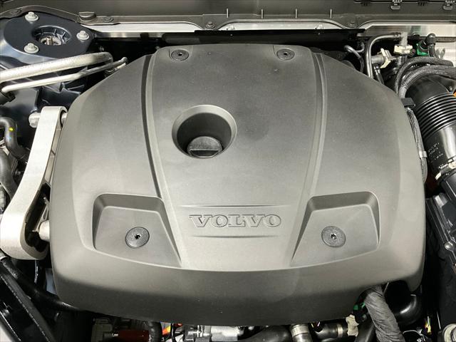 2026 Volvo XC90 Plug-In Hybrid Plus, T8 AWD, Electric/Gasoline, Bright, 7 Seats