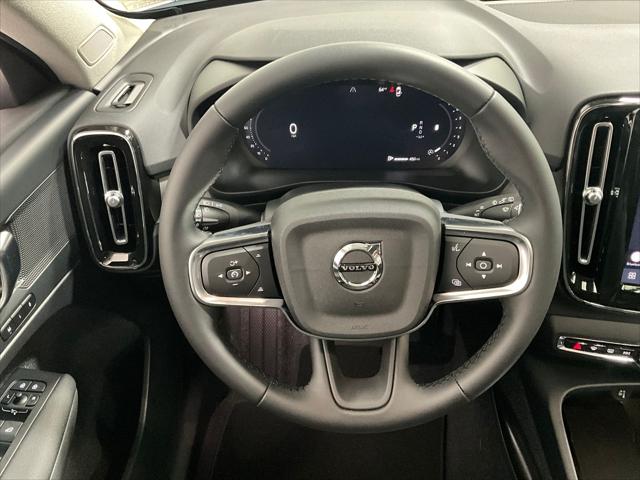 2026 Volvo XC40 Plus, B5 AWD Gas (mild hybrid), Dark