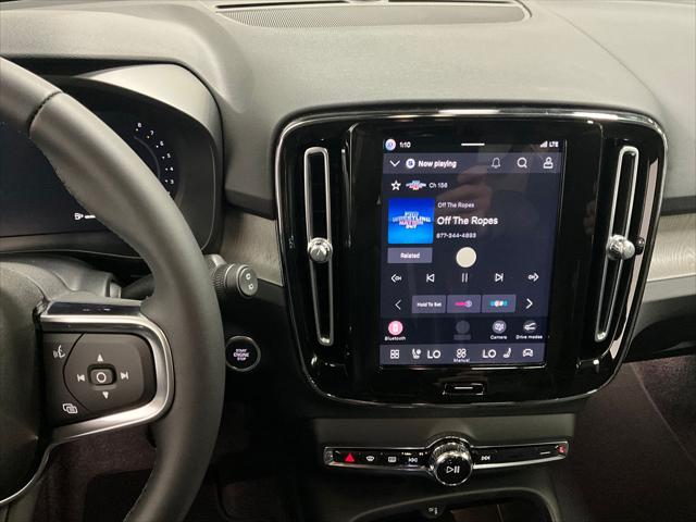 2026 Volvo XC40 Plus, B5 AWD Gas (mild hybrid), Dark