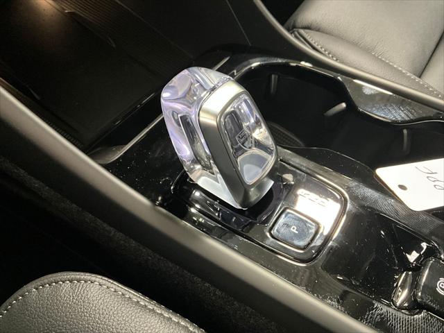 2026 Volvo XC40 Plus, B5 AWD Gas (mild hybrid), Dark