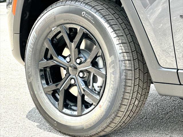 2026 Jeep Grand Cherokee Altitude 4x2