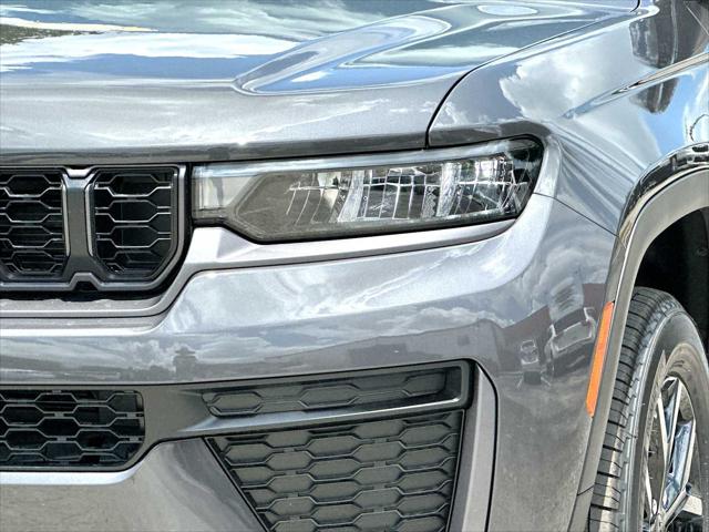 2026 Jeep Grand Cherokee Altitude 4x2