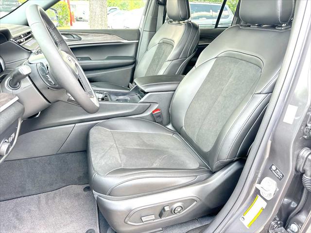 2026 Jeep Grand Cherokee Altitude 4x2