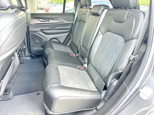 2026 Jeep Grand Cherokee Altitude 4x2