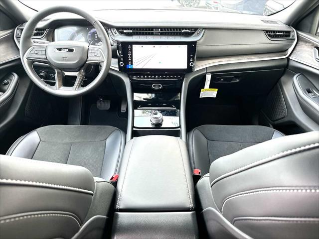 2026 Jeep Grand Cherokee Altitude 4x2