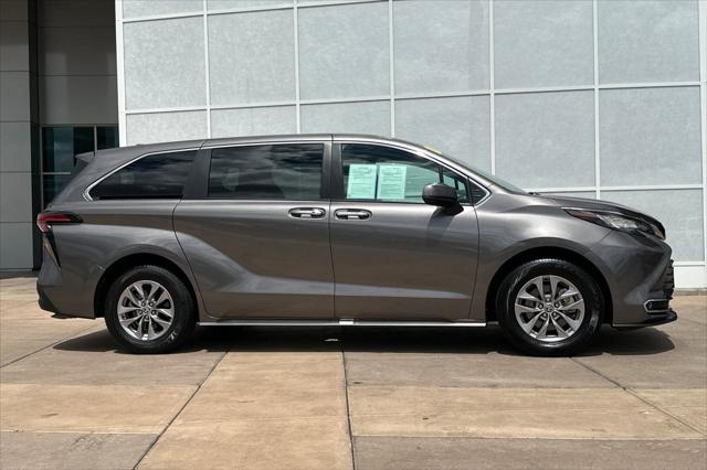 2022 Toyota Sienna XLE