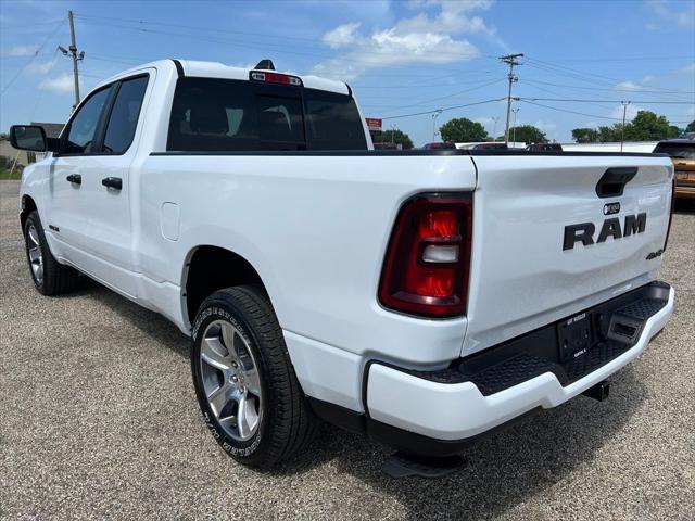 2026 RAM 1500 RAM 1500 EXPRESS QUAD CAB 4X4 64 BOX