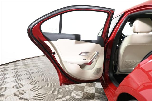 2022 Mercedes-Benz A 220 A 220