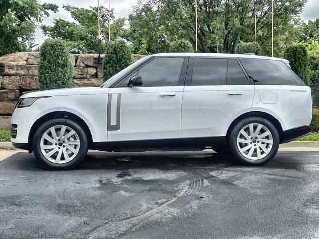 2026 Land Rover Range Rover P550e SE